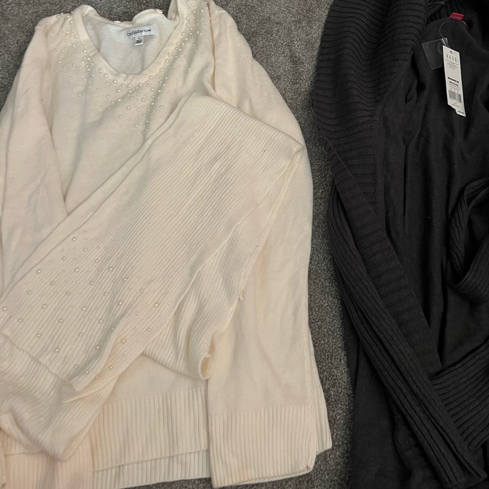 Croft & Barrow Crème Color Thin Sweater Pearl Details with Matching Scarf Size L